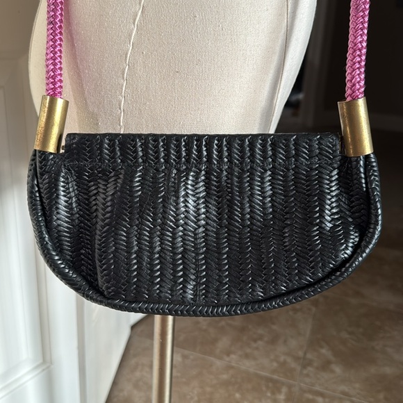 Wildwood Oyster Co. - Clam Shell Crossbody - Picture 5 of 17